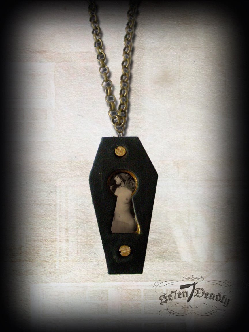 Keyhole Coffin Necklace - Se7en Deadly